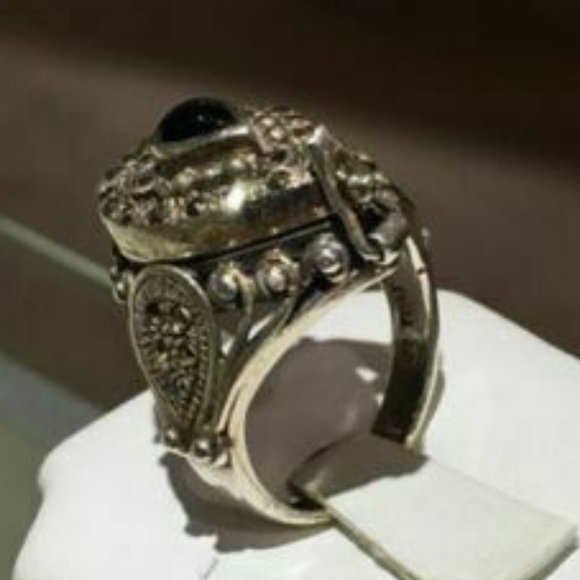 Vintage Unique Rare Collectible Poison Black Onyx Marcasite Gemstone Ring - Picture 11 of 12